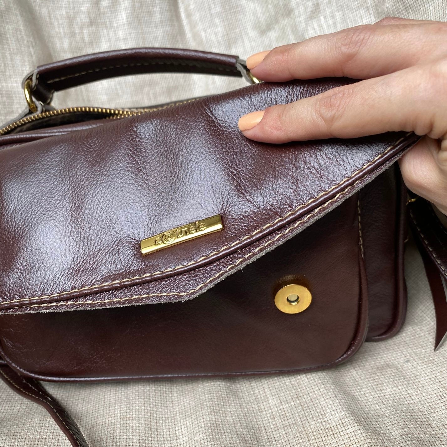 Bolsa CLARA em Couro Legítimo