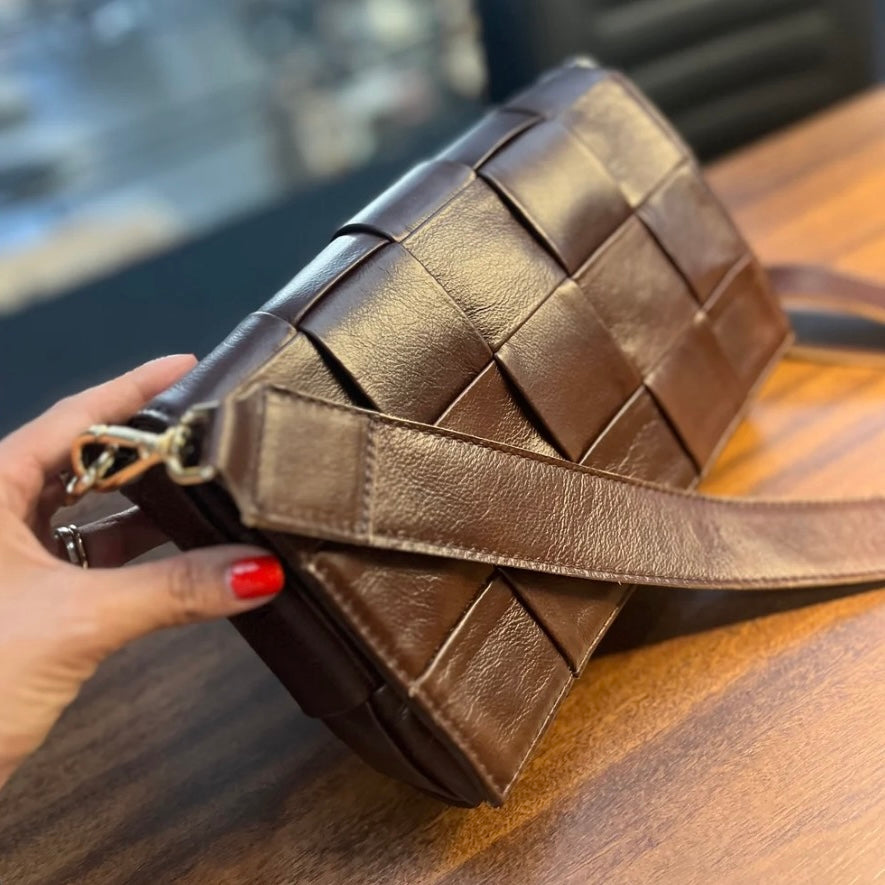 Bolsa BÁRBARA em Couro Legítimo