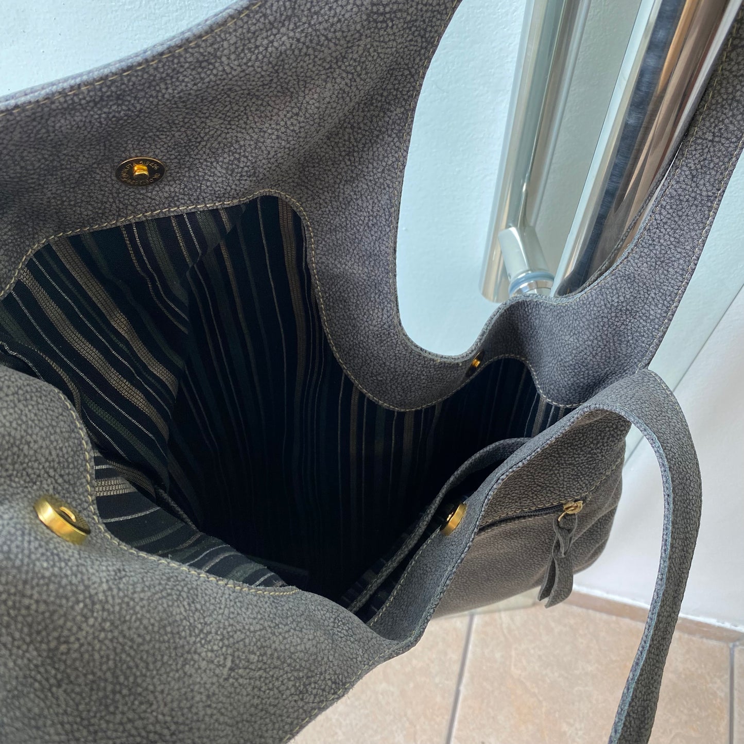 Bolsa ANDREIA em Couro Legitímo