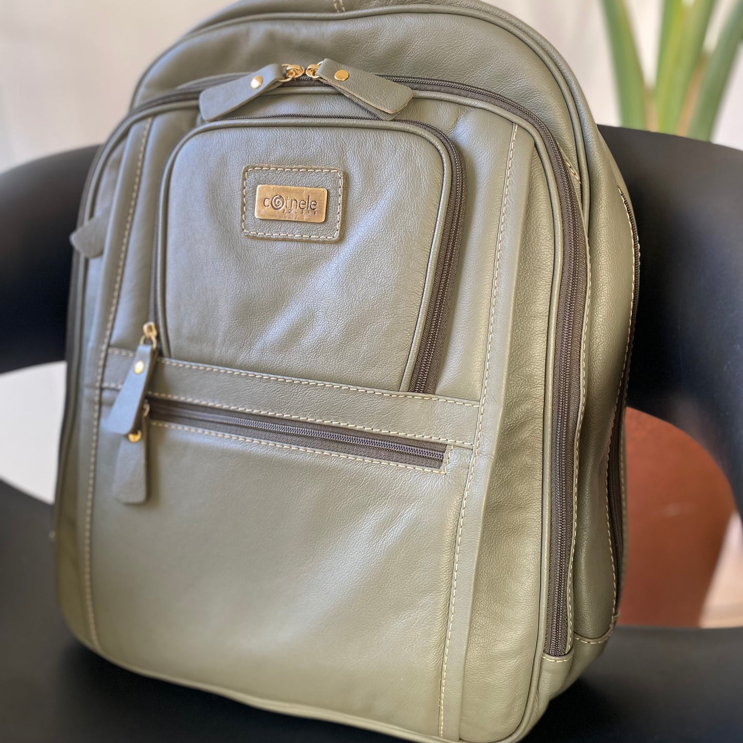 Mochila BERNARD em Couro Legítimo