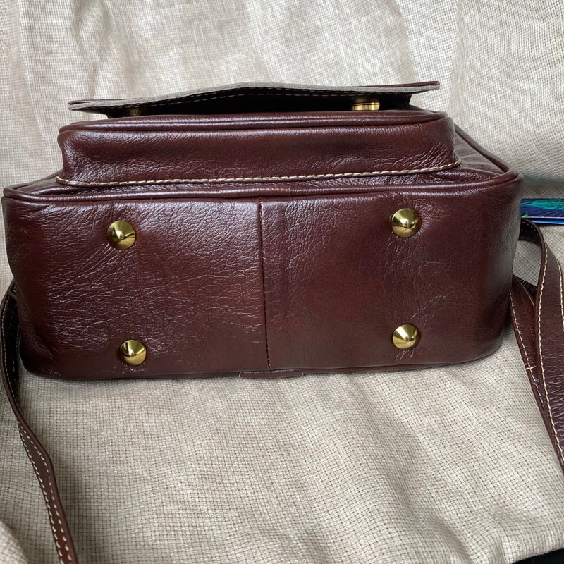Bolsa CLARA em Couro Legítimo