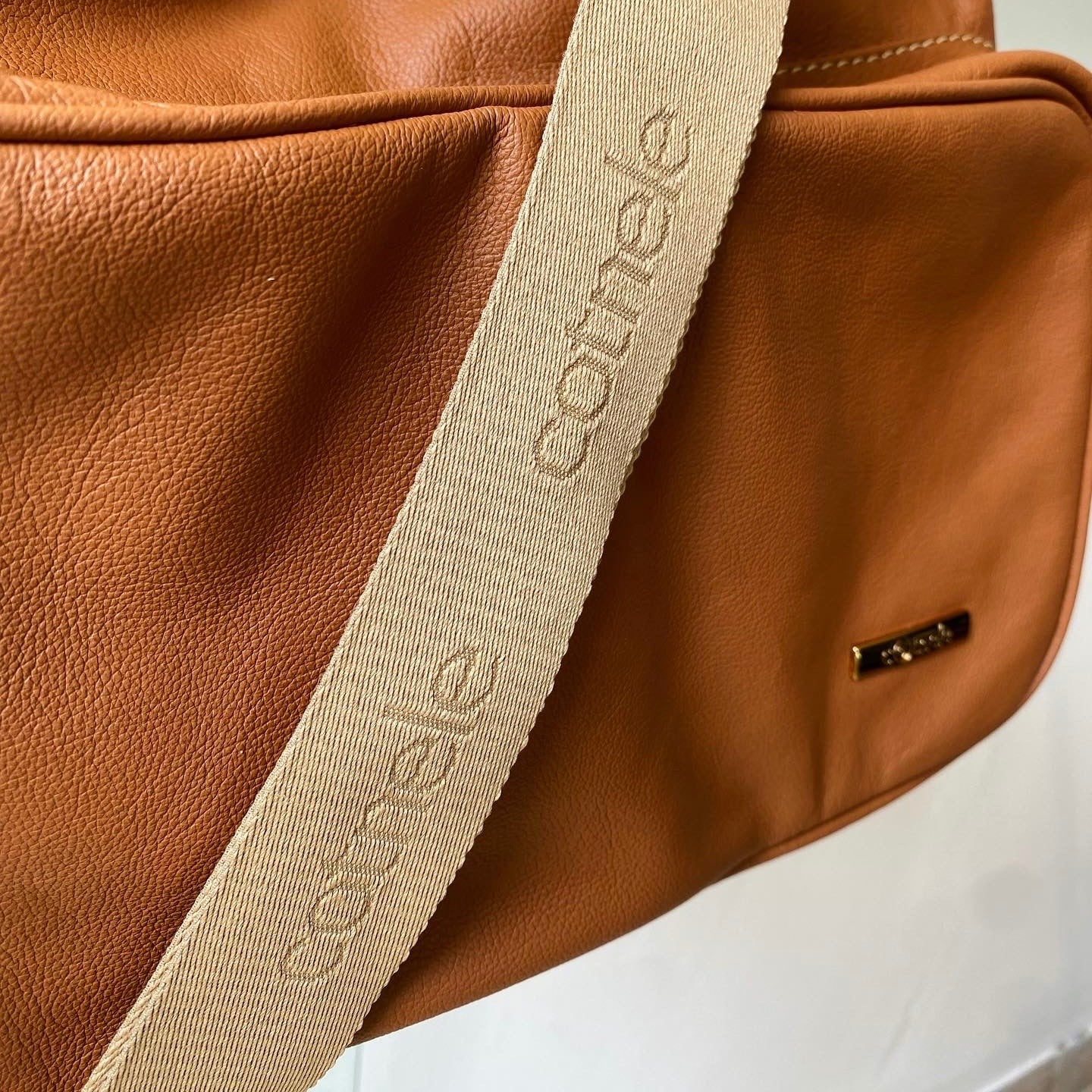 Bolsa ABIGAIL em Couro Legítimo