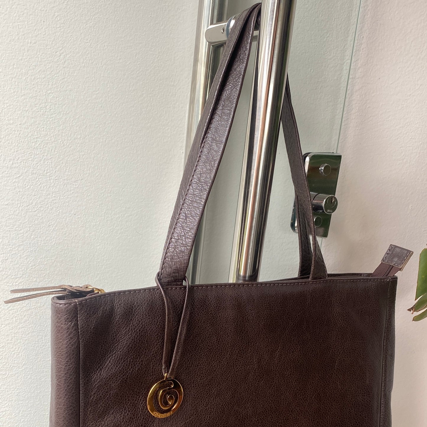 Bolsa SARA em Couro Legítimo