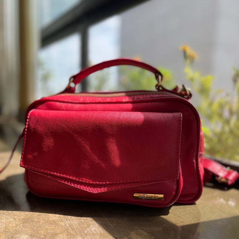 Bolsa CLARA em Couro Legítimo
