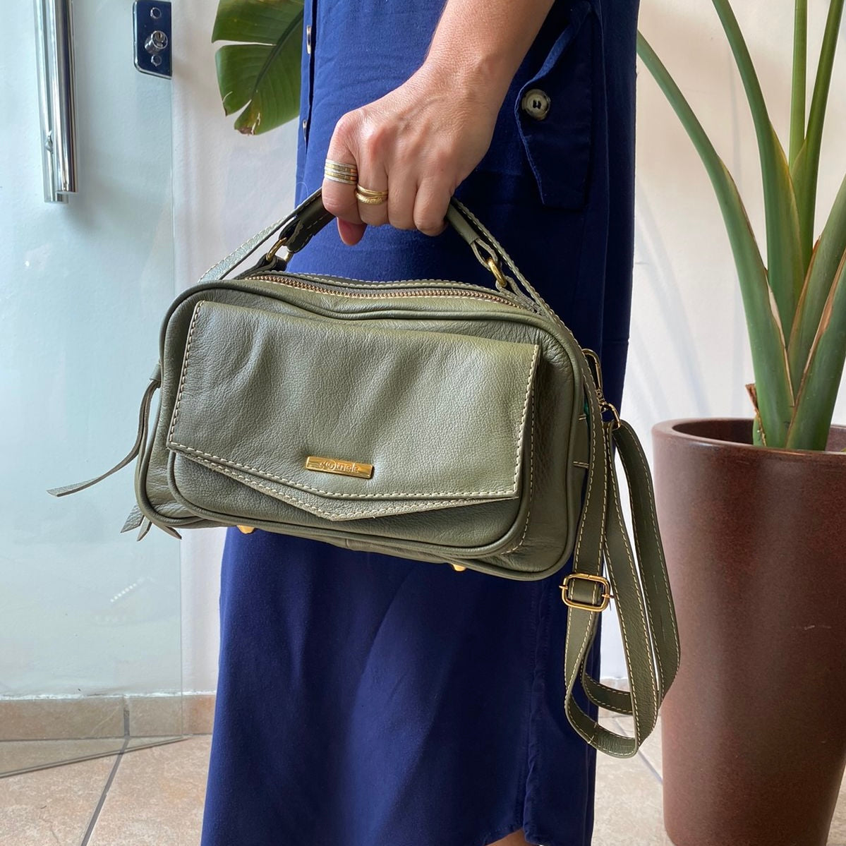 Bolsa CLARA em Couro Legítimo