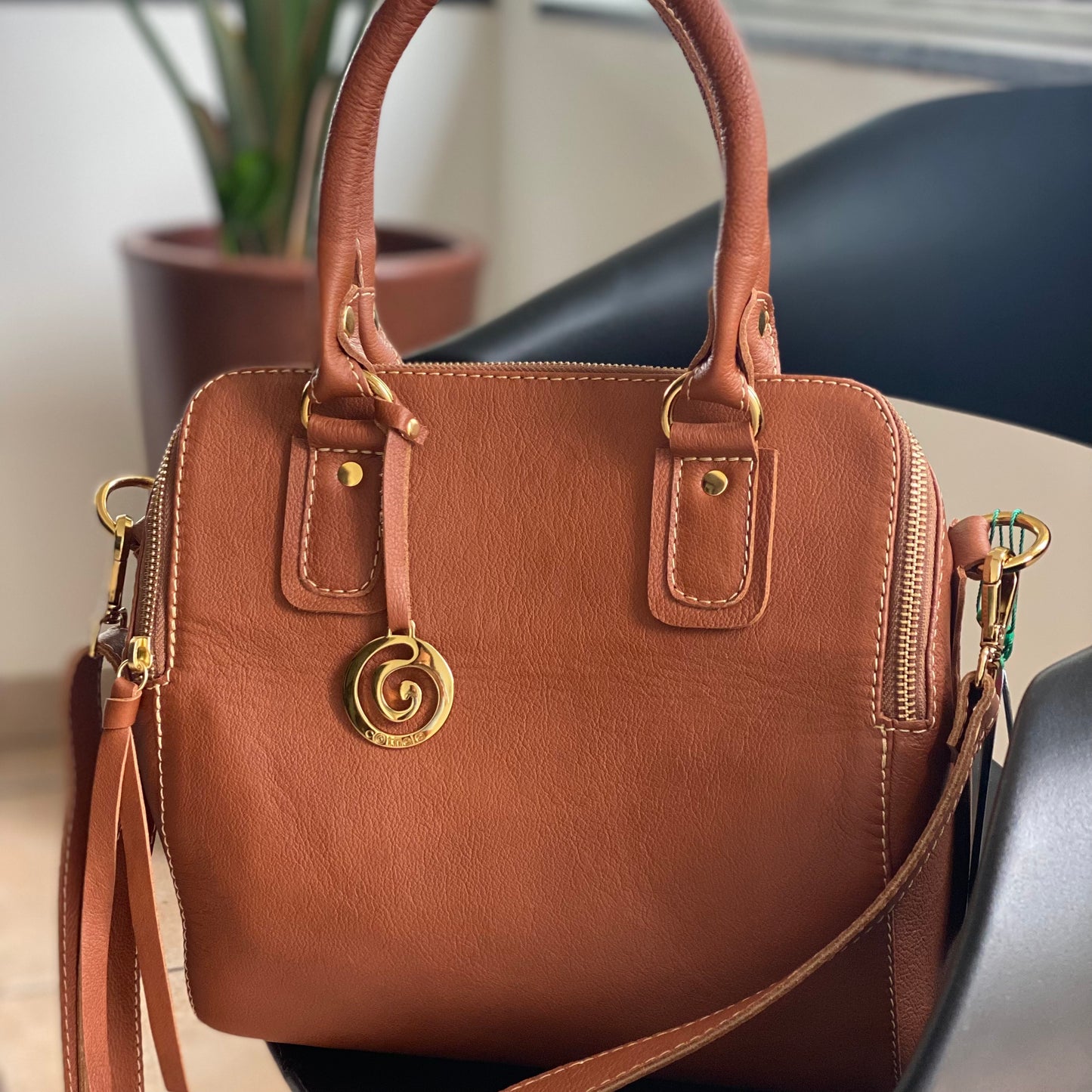 Bolsa ANTONELLA em Couro Legitímo