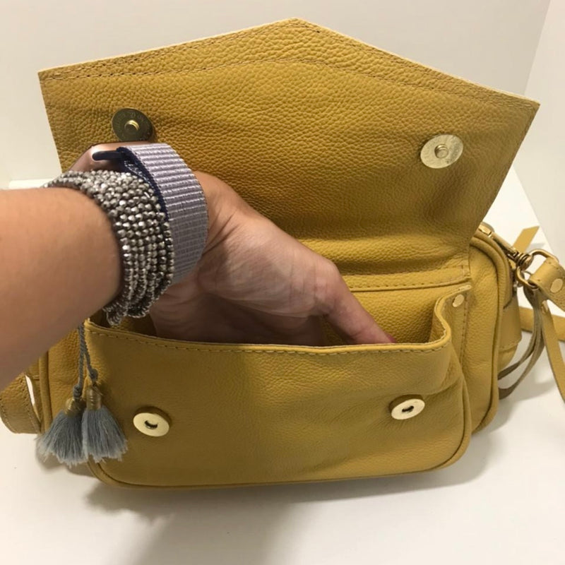 Bolsa CLARA em Couro Legítimo