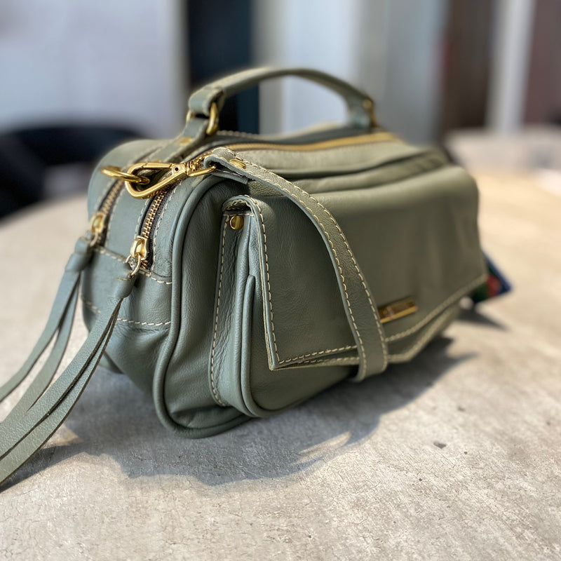 Bolsa CLARA em Couro Legítimo