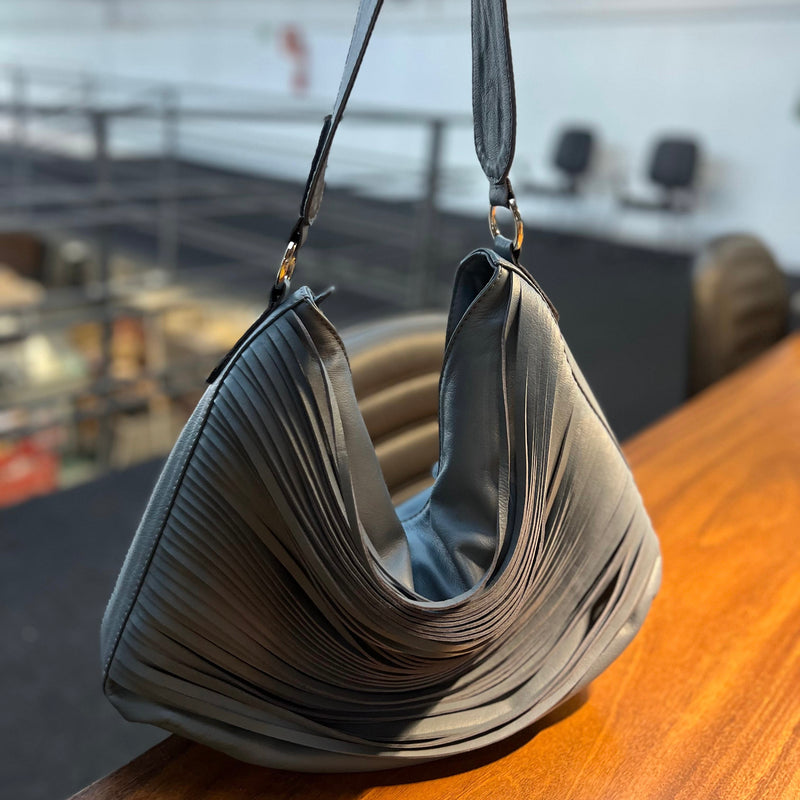 Bolsa FLOR em Couro Legítimo